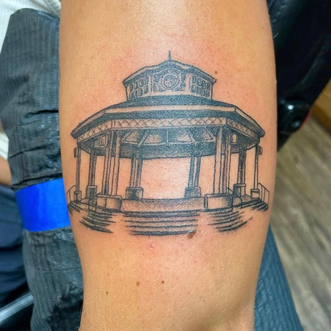 🤩🎵WOW WOW WOW!!! Check out this AMAZING #tattoo by @homewardtattoo! We are always thrilled to hear about the many ways that #rehoboth and the @rehobothbandstand have made countless memories of music and fun in the @cityofrehobothbeachde!
#tattoos #music #beachlife #beachvibes #socool #rehoboth #rehobothbeach #rehobothbeachde #music #freemusic #nightlife #familyentertainment #rbbandstand #rehobothbandstand #delagram #delawarebeaches #delawarebeach #delaware #sussexcountyde #de365 #beachlife #visitdelaware